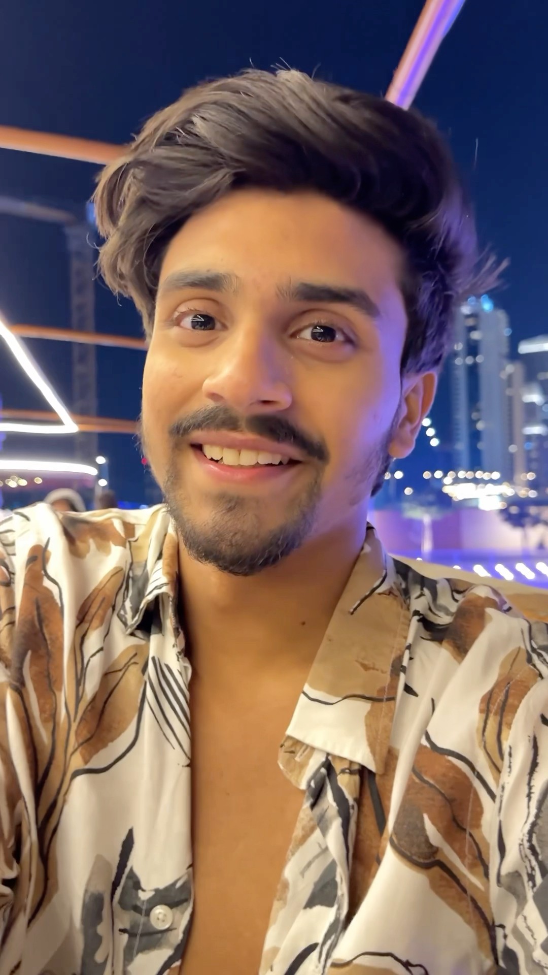 Dubai me mili leo ki dulhan? #shorts | Anant Rastogi