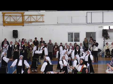 μπαινω μες τα