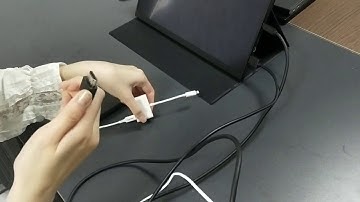 How to mirror your iPhone to the portable monitor