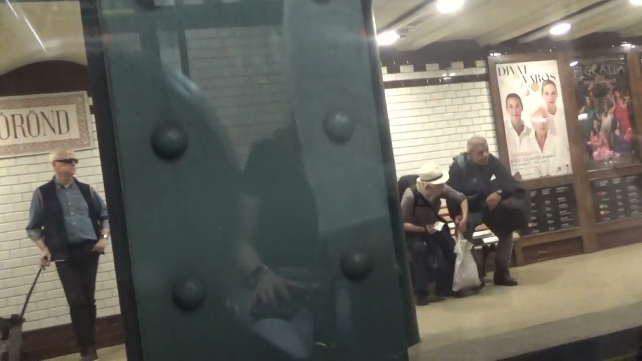 M1 Vörösmarty Tér  - Mexikói Ut (2024)