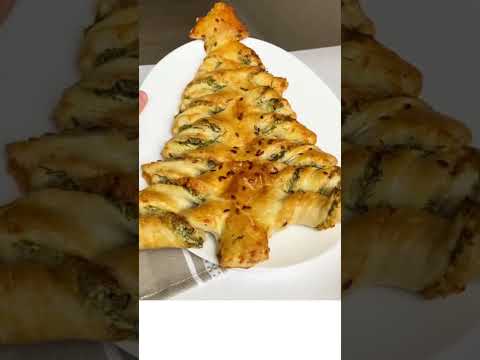 вкусная ёлочка #закуска #новогоднийстол #чтоприготовитьнановыйгод #слоеноетесто #выпечка #новыйгод