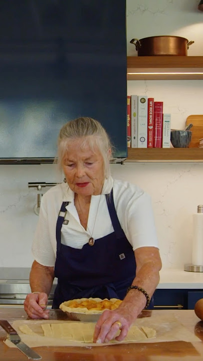 Pie Lattice Trick You’ll Wish You Knew Sooner #BakingTips #FoodHack #Pie  #howtocook
