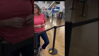 Man being accused of shoplifting at Bed Bath and Beyond👀👀 Man being accused of shoplifting at Bed Bath and Beyond👀👀