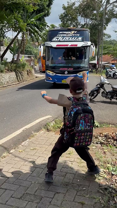 BASURI BUS QUSWA SUMBER JAYA TRANS #teloletbasuri #busmania