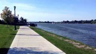 Lunch time walk downtown Bay City along Saginaw River!