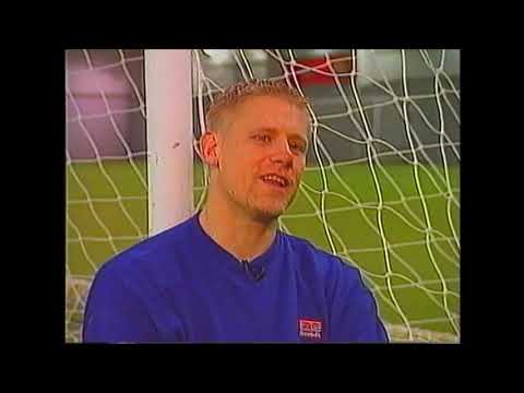 Video: Peter Schmeichel: Biografi, Kreativitet, Karriär, Personligt Liv