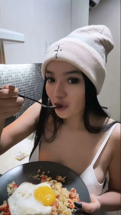 Monica Ardhea Masak Seksi