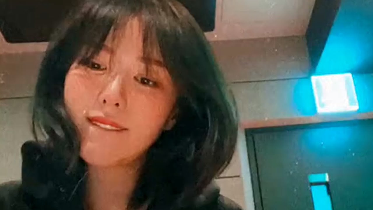 WENDY singing  