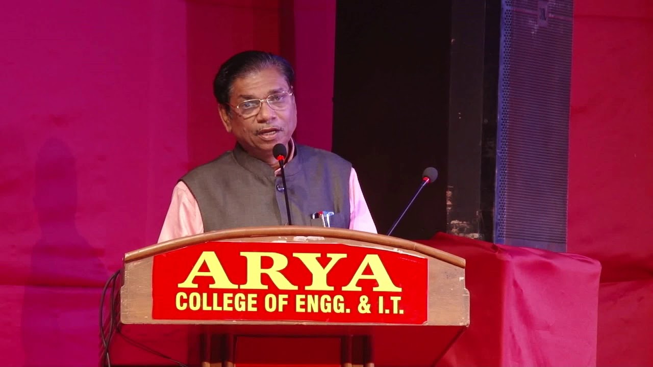 Shradhanjali 2017: Dr V K Agarwal addressed students