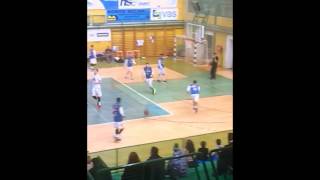 Backboard breaking dunk by Travis Cohn III (KK Elektra ล oลกtanj)