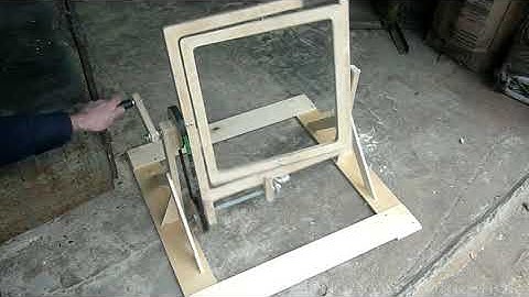Roto casting machine, made from plywood