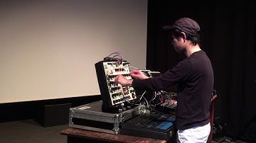 Yoshio Machida plays SYNTHI AKS / 町田良夫