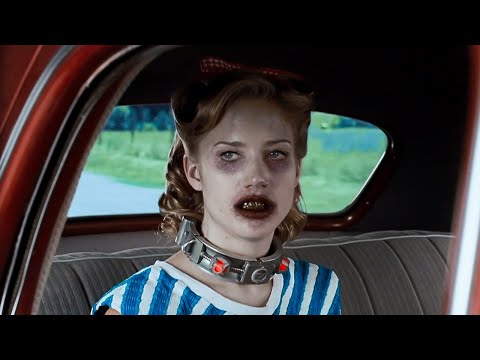 Люди превратили Зомби в послушных рабов и издеваются над ними