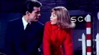 Video thumbnail of "Marisol y Robert Conrad - Me Conformo"