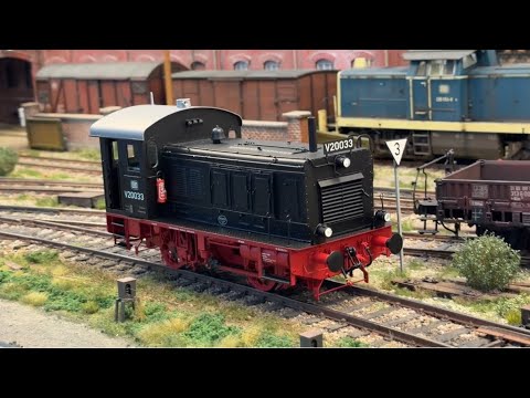 KM1 and the V20 at the Intermodellbau in Dortmund - YouTube