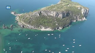 Praia a Mare: in volo sull’ Isola di Dino. Da sogno di Gianni Agnelli a «relitto» in mezzo al...