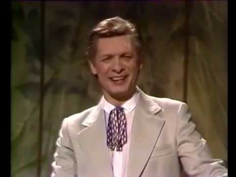 Soviet song (1967) - Potion of the Danish Prince (English subtitles) by Eduard Khil