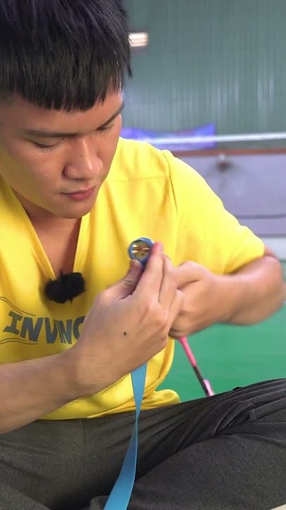 How to Wrap a Badminton Racket Handle Correctly and Beautifully !!! #badminton #vnb #caulong