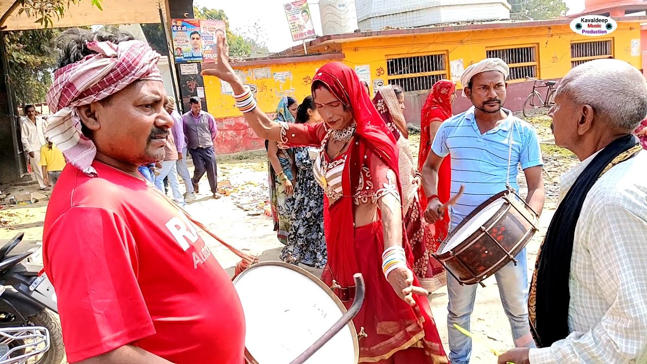 बैंड बाजा डांस || The popular dhol dance 