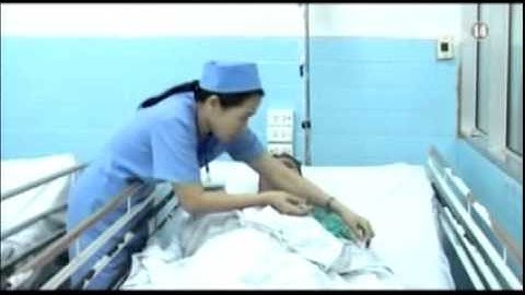 ► Cảnh báo rắn lục đuôi đỏ cắn người Low