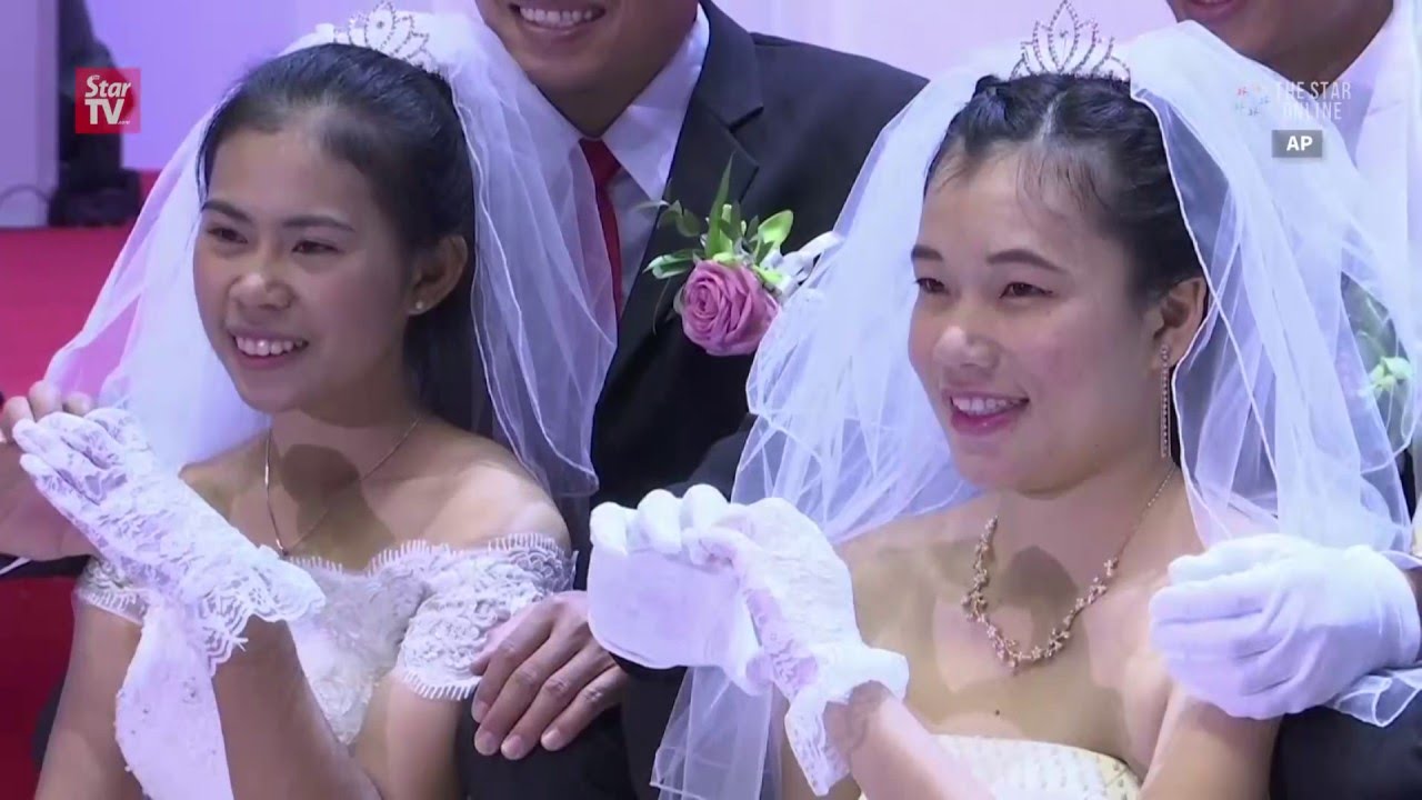 Thousands marry in mass ceremony in S. Korea