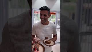 Isso é ridículo, meu marido escondendo a comida quando minha mãe vem aqui em casa!