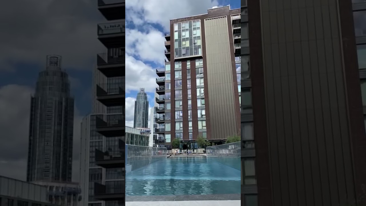 Rooftop swimming pool in London 