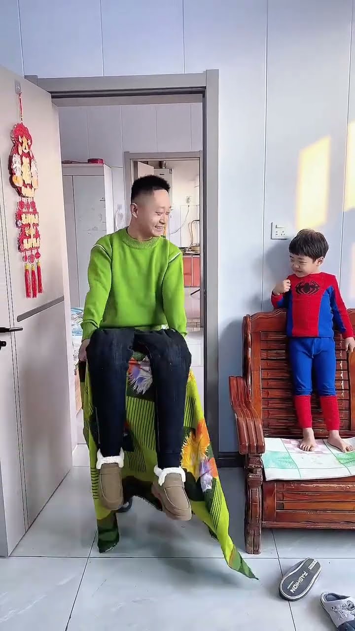 给儿子表演个才艺，逗逗他！#Cute baby#Cute#呆萌小米宝#聪明宝宝#萌娃