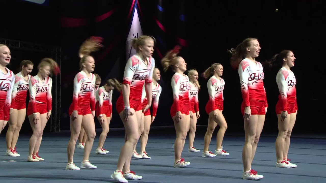 Helsinki Athletics Cheerleaders HAC Elite cheerleadingin SM-kilpailussa 2016