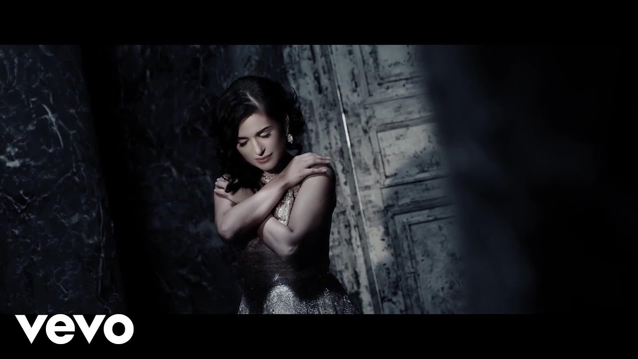 Watch Nilufar Usmonova - Dunyo on YouTube Watch Nilufar Usmonova - Dunyo on YouTube