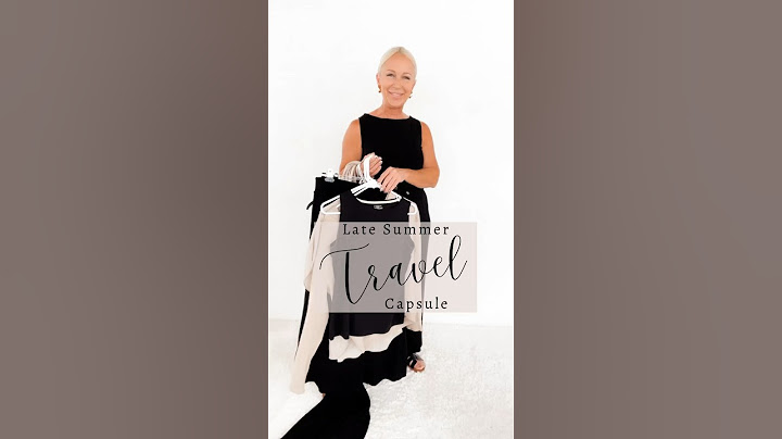 Travel Capsule Wardrobe for Late Summer #traveloutfit #traveloutfits