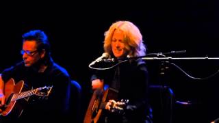 Watch Allison Moorer Mama Let The Wolf In video