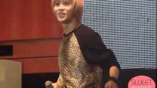 Hqfancam101021- Shinee Taemin Playing With His Chair Design Expo