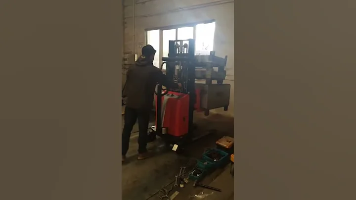 1.5t/3m semi electric pallet stacker