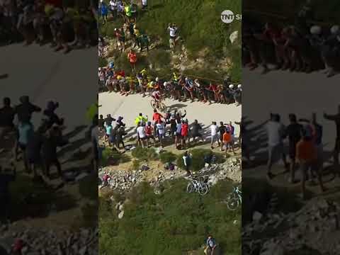Jonas Vingegaard rides away on Bola del Mundo!