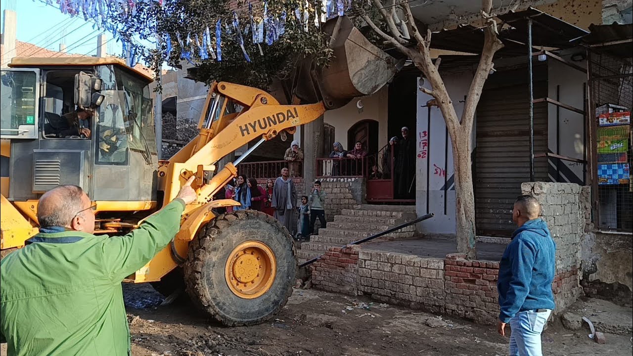 لضبط الشارع وتيسير حركة المواطنين.. حملة مكبرة لرفع الإشغالات بقرية 