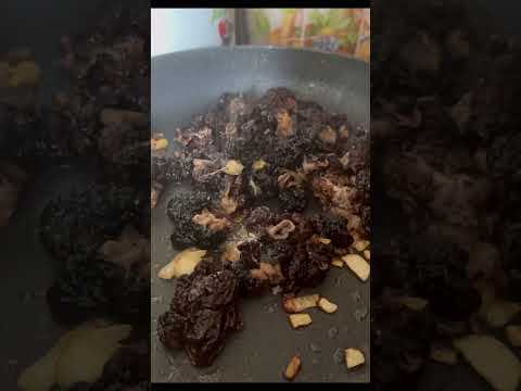 Пробовали такой? Как вам? #деревенскаяжизнь #деревня #грибнойсезон #грибники #грибы #сморчки