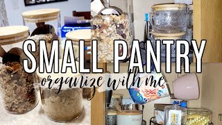 KITCHEN CABINET DECLUTTER AND ORGANIZE || SMALL KITCHEN PANTRY ORGANIZING IDEAS || ROBIN LANE LOWE