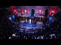 رشا رزق تقبل عرض الجماهير المغربية وتغني اغنية القناص بدون موسيقى
