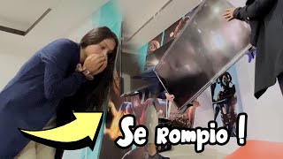 Janelissa Rompe la TV y tiene que pagar! ( broma )