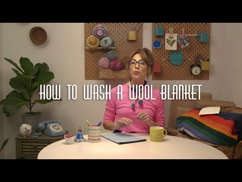 Video: 4 Ways to Wash Blankets