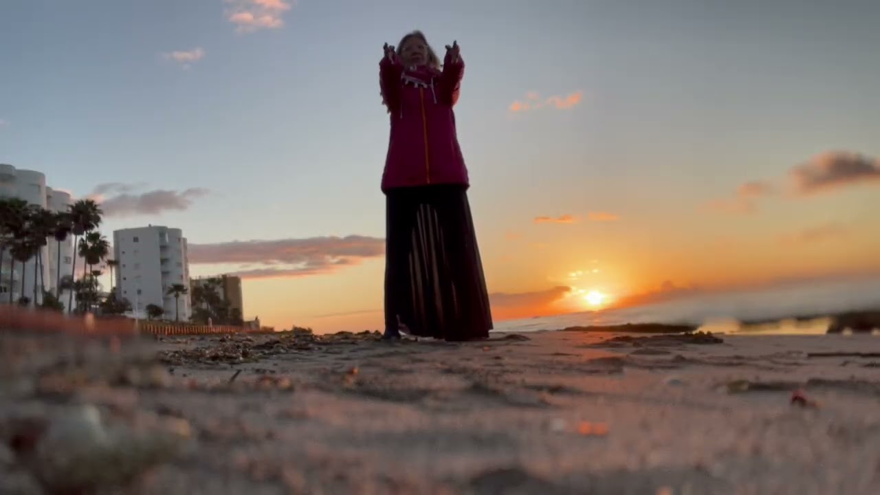 I do Kigong on the Beach in the Sunrise at Royal Beach/Costa del Sol