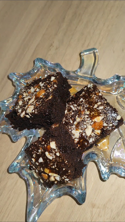 'Healthy Oats Brownie with Country Sugar – Guilt-Free Treat ! 🍮✨#OatsBrownie #GuiltFreeDessert