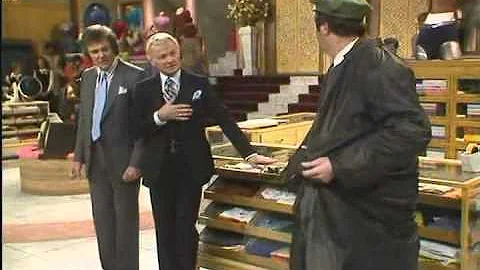 Gordon Kaye in "Are You Being Served?" S7x04