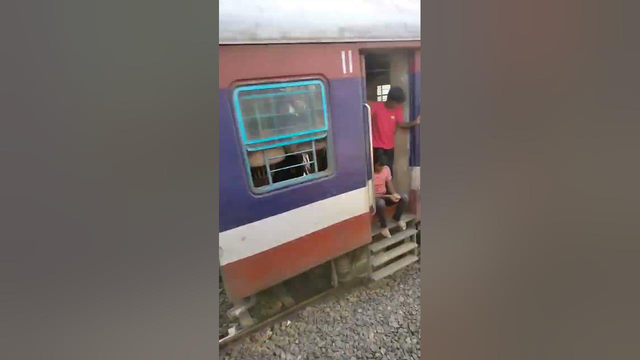 train ka loco pailot train ko kyu nahi rokta #wirral #video - YouTube