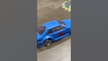 RC Drift garage fun - yokomo yd2’s and Sakura D5  #rccars - practice & learning to #rcdrift