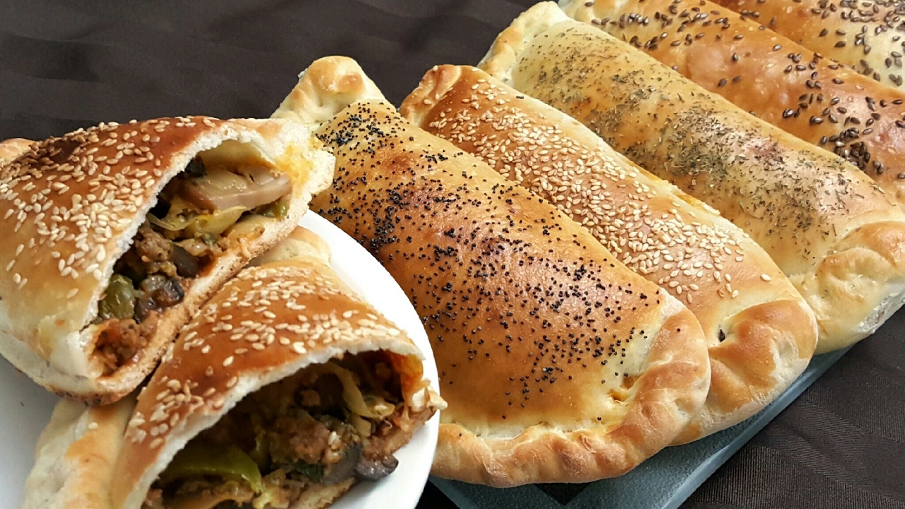 فطائر او خبز معمر بحشوة جد لذيذة سهل و سريع التحضير 💕💕