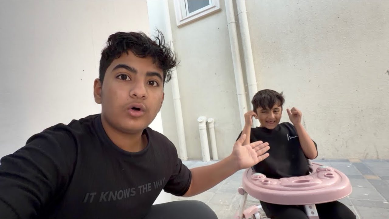 Hamid baby walker ma bhat gya😱