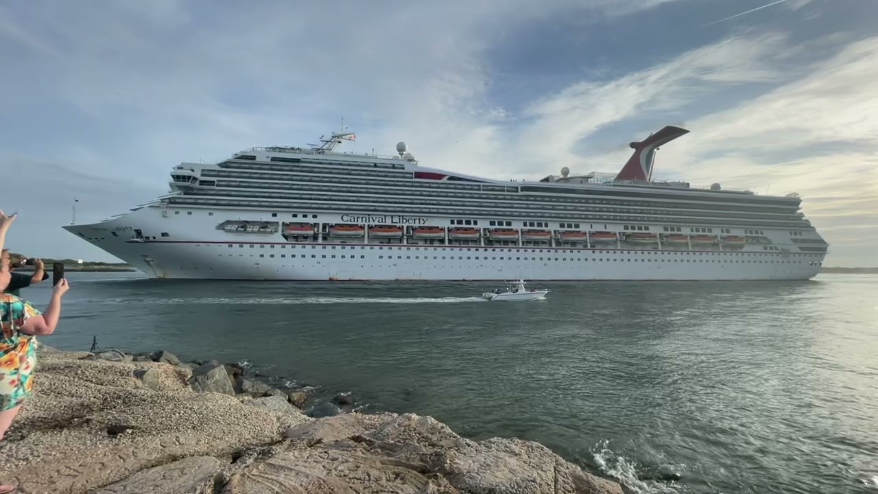 carnival mardi gras vs freedom of the seas