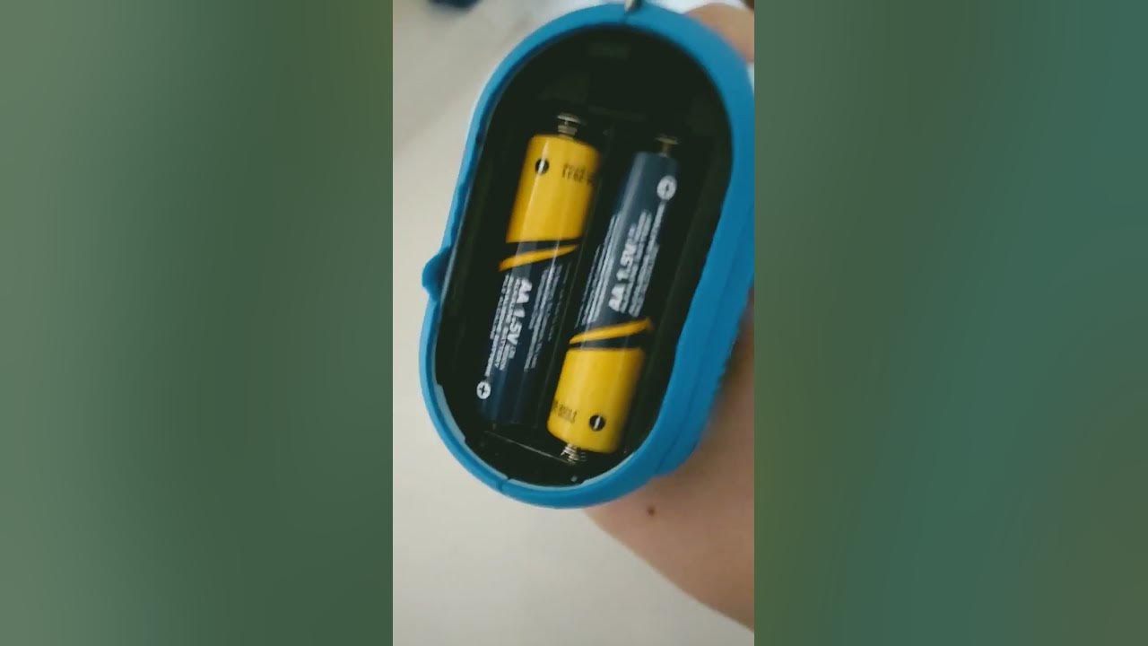 VTech kidizoom camera pics plus batteries in YouTube